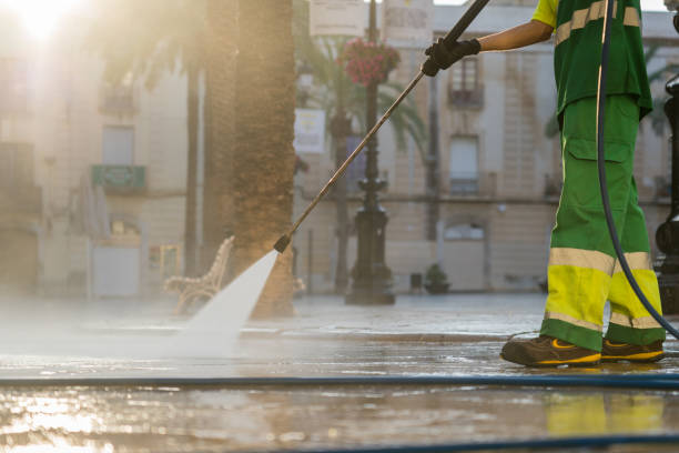 Best Pool Deck Cleaning  in Palm Springs, FL
